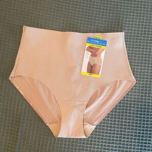 Women’s shapewear